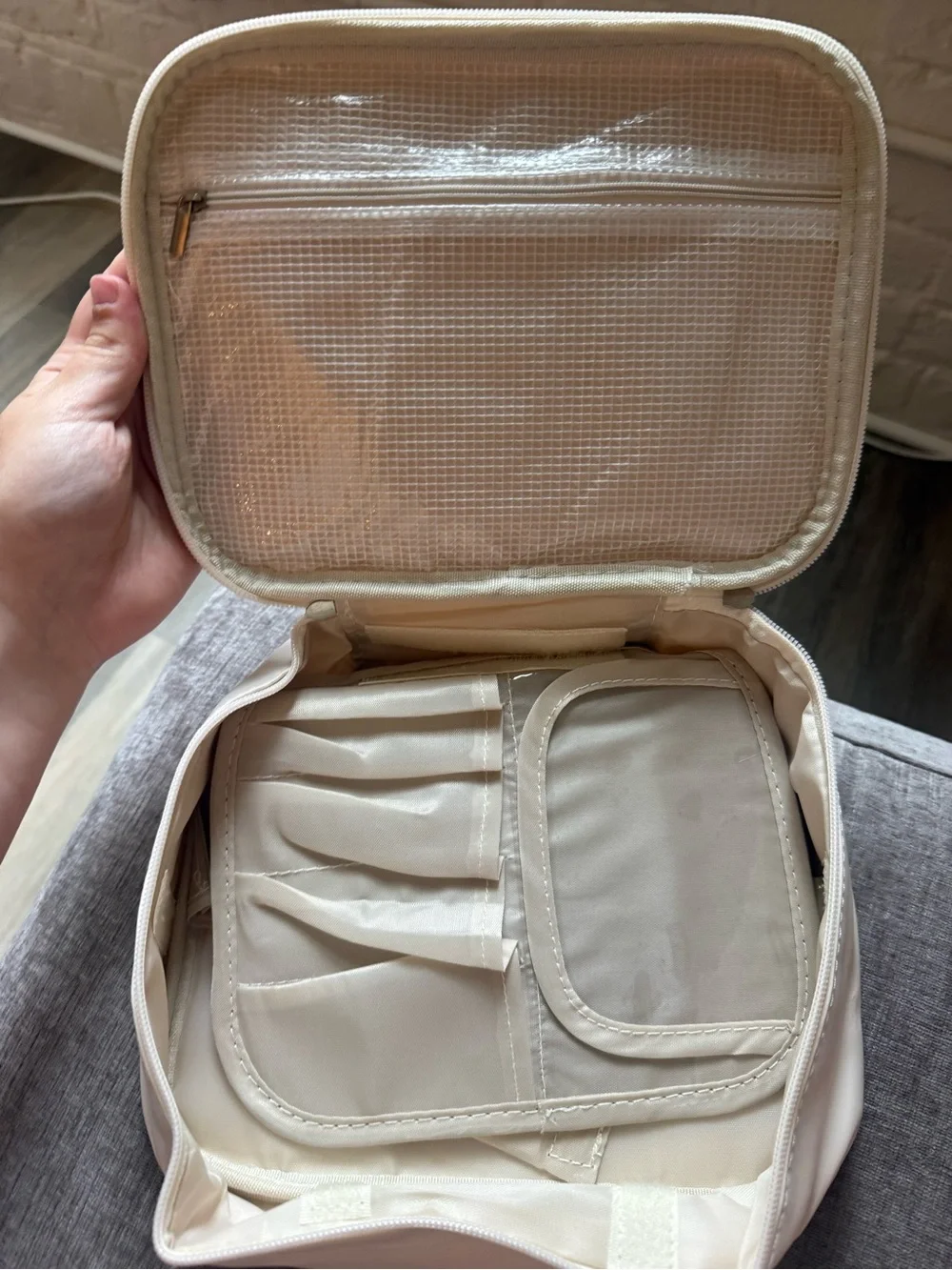 Beauty Preservation Cosmetic Travel Case - crème color